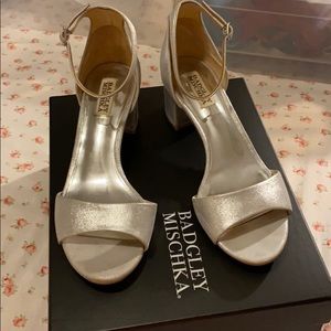 Badgley Mischka silver low ankle heel/wedding shoe